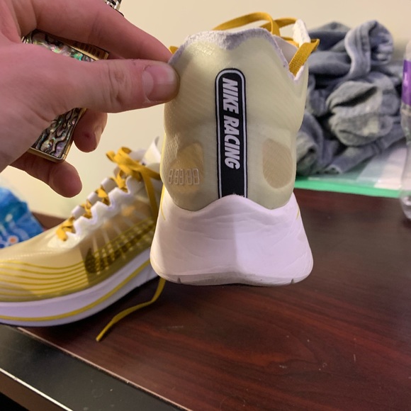 Nike Running Shoes Yellow Clear - Picture 2 of 5